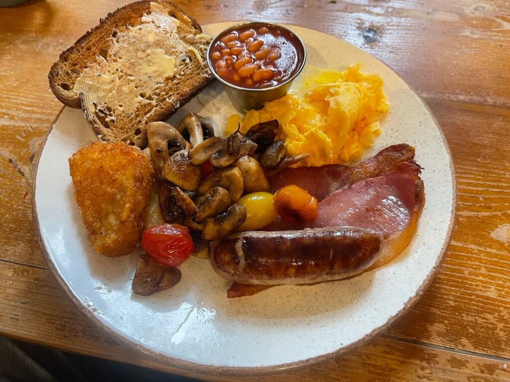 Cobbles and Clay Breakfast 1 1024x768