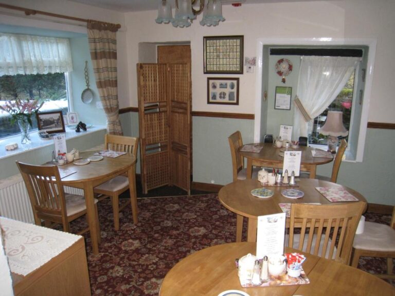 dining room 768x576